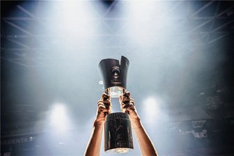 Die Niners im Pokal-Finale: Wie die Fans das Team unterstützen - Um diesen Pokal geht es am Wochenende in Berlin.