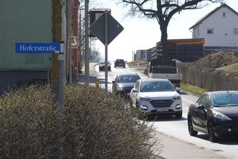 Die Olzmannstraße soll bis Herbst 2023 fertig saniert sein - Etwa an der Hoferstraße wird die Ausbautrasse enden.
