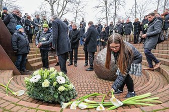 Die Opfer der Euthanasie: Christa - ein Name von 232 aus der Landesanstalt Chemnitz - Um auf die geschichtlichen Ereignisse in Chemnitz während des Nationalsozialismus aufmerksam zu machen, gibt es in der ehemaligen Landeserziehungsanstalt Chemnitz-Altendorf seit 2007 unter anderem diesen Gedenkort. Die Aufarbeitung und das Erinnern spielen für das SFZ Förderzentrum eine wichtige Rolle. 