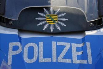 Die Polizei hat in Hainichen einen 40-Jährigen ertappt, der unter Alkohol am Steuer saß - Die Polizei hat in Hainichen einen alkoholisierten Autofahrer aus dem Verkehr gezogen.
