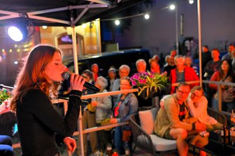 Die Qual der Wahl: Zehn mal Musik bei zehn Unternehmen in Reichenbach - Hannah bei einer früheren Auflage vor Conny’s Bar