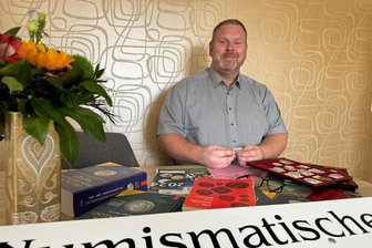 Die Reichenbacher Münzbörse steigt am Männertag: Wie der neue Chef junge Leute begeistern will - Sebastian Göschel aus Netzschkau hat als neuer Chef des Numismatischen Vereins Reichenbach einiges vor.