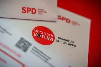 Die SPD-Mitglieder haben keine Wahl - Mit einem solchen Brief erhalten die SPD-Mitglieder einen QR-Code mit dem eine Online-Abstimmung zum Koalitonsvertrag zwischen SPD und Union möglich ist.