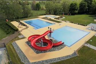 Die Stadt Treuen will mit Freibad Steuern sparen - Die Stadt Treuen möchte ihr neues Freibad zum Steuersparmodell machen. Foto: Philipp Kober/Stadt Treuen