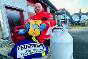 „Die Stelle ist berüchtigt“: 34-Jähriger bei Motorradunfall in Neuhausen im Erzgebirge schwer verletzt - André Kaden leitet die First-Responder-Gruppe der Freiwilligen Feuerwehr Neuhausen.