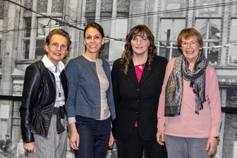 Die stillen Heldinnen: Frauen aus Lengenfeld, Reichenbach und Plauen räumen bei Preisverleihung ab - Die Geehrten: Gabriele Kaminski (Kulturzentrum Hof), Marlen Preßler in Vertretung von Frederike Eisenkolb (Verein Herz-Kraftwerk Lengenfeld), Jana Schumann (ASB Vogtland), Helga Mühlmann (Theater AG Plauen, von links).