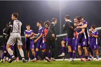 Die Stimmen nach dem Auswärtssieg des FC Erzgebirge Aue: „Das war nicht schön heute, aber effizient“ - Die Erleichterung war riesig: Erzgebirge Aue bejubelt den ersten Sieg nach vier Niederlagen.