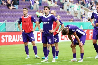 Die Stimmen zum Pokalspiel des FC Erzgebirge Aue: „Nicht dem Schiedsrichter die Schuld zuschieben“ - Die Enttäuschung war groß nach den abgelaufenen 90 Minuten.