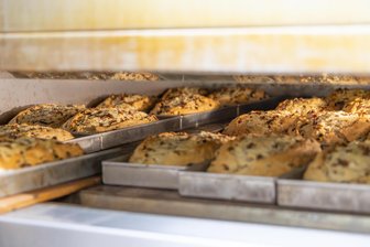 Die Suche nach dem beliebtesten Stollen im Erzgebirge - Bei der Abstimmung zum beliebtesten Stollen stehen 25 Bäcker aus dem Erzgebirge zur Wahl.