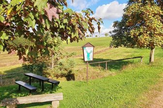 Die Tour zur Gimmlitzquelle bei Rechenberg-Bienenmühle folgt dem Weg des Wassers - Der Rastplatz an der Gimmlitzquelle lädt zum Verweilen ein. 