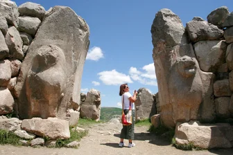 Die Türkei kann mehr als Pamukkale: Auf den Spuren der Hethiter in Zentralanatolien - Das Löwentor gehört zu den schönsten Hinterlassenschaften in Hattuscha.
