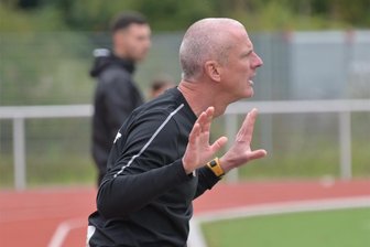 Die Veilchen und ihre zwei Gesichter: Das ruft den Trainer auf den Plan - Die Richtung stimmt zwar nach Sieg Nummer 3 seiner Landesligafußballerinnen. Doch Verbesserungsvorschläge gehen FCE-Coach Alexander Zamzow nie aus.