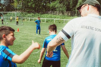 Die Wadenbeißer von Athletic Sonnenberg: Chemnitzer Fußballverein findet klare Worte gegen Rassismus – und endlich einen Platz - In die Nachwuchsarbeit wird bei Athletic Sonnenberg besonders viel Energie gesteckt.
