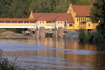 Die Woche in Mittelsachsen: Speed-Dating und Mammutkreistag - Im Wasserkraftwerk Neudörfchen bei Mittweida tritt am Samstag das Felix Meyer Trio auf.