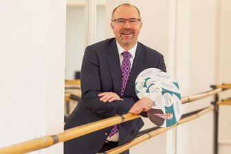 "Die Zeit nach Corona": Plauener Stadtoberhaupt warnt vor Feindbildern - Der 52-jährige Christdemokrat Steffen Zenner ist Plauens Oberbürgermeister.