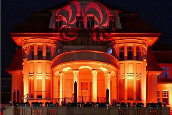 Die zwei Gesichter der "Night of Light" - Weil sie von kultureller Bedeutung und architektonisch reizvoll ist, setzte Matthias Uhlig die Marienberger Baldauf-Villa in Szene. 