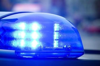Diebe stehlen in Glauchau Autoreifen im Wert von 40.000 Euro - Unbekannte haben aus einem Autohaus in Glauchau Autoreifen im Wert von 40.000 Euro egstohlen.