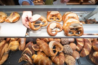 Diebe suchen Bäckerei im Erzgebirge heim - In eine Bäckerei im Erzgebirge sind Diebe eingebrochen.