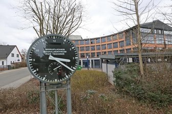 Diebstahl vor BSZ für Technik Zwickau: S 51 am Dienstag während des Unterrichts gestohlen - In der Nähe des BSZ für Technik gab es einen Simson-Diebstahl.