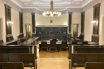 Diebstahlserie im Vogtland: Mitglied einer Großfamilie belastet sich selbst - Landgericht Zwickau: Mitglieder einer slowakischen Großfamilie müssen sich dort für eine Diebstahlserie im Vogtland verantworten.