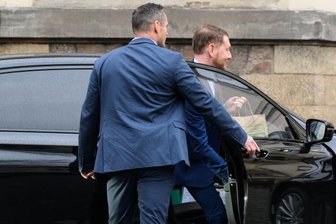 Dienstwagen-Check: Rote Karte für Kretschmer & Co. - Robert Michael/dpa