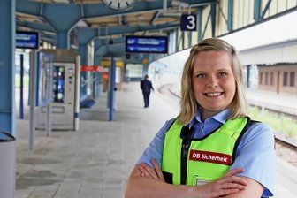 Diese 23-Jährige greift im Zwickauer Hauptbahnhof durch - Marie-Theres Günther passt auf, dass im Zwickauer Hauptbahnhof alles seine Ordnung hat. 