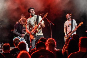 Diese 23 Kultur-Projekte unterstützt Reichenbach in diesem Jahr - Fans aus ganz Europa erlebten am 6. April die Von Hertzen Brothers aus Finnland beim 12. Artrock-Festival in Reichenbach. Die Stadt bezuschusst das Musikfest auch in diesem Jahr.