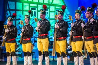 Diese Erzgebirgsweihnacht ist Kult: Die 63. Ausgabe bietet Gesang, Tanz, Mundart und Humor - Die Russischen Hörner sind bei der Erzgebirgsweihnacht in Aue zu hören.