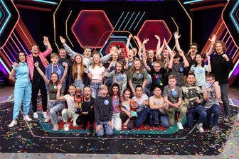 Diese Fragen musste die beste Klasse Deutschlands aus Schwarzenberg beantworten: Hätten Sie's gewusst? - Jubel am Ende des Superfinals. Die Klasse 7c des Bertolt-Brecht-Gymnasiums feiert ihren Sieg.