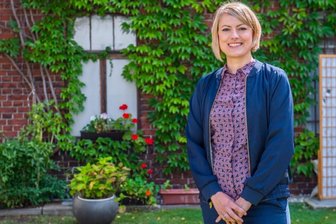 Diese Frau bietet eine Alternative - Bundestagskandidatin Clara Anne Bünger (Die Linke) ist in Freiberg aufgewachsen. Gerechtigkeit und Menschenrechte sind ihre beiden bestimmenden Themen. Neu ist das politische Parkett für sie nicht.