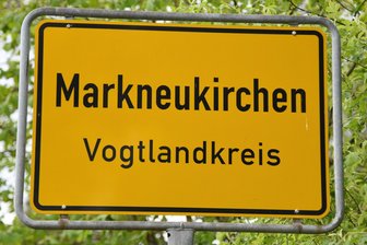 Diese Häuser im Oberen Vogtland haben neue Eigentümer - Die Frühjahrsauktion betraf mehrere Wohnblöcke in Markneukirchen.