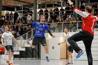 Diese Heimpleite schmerzt richtig - Freie Wurfchancen wie hier für Christian Staude gab es für die Oberliga-Handballer aus Glauchau und Meerane im Heimspiel gegen Delitzsch nur selten. 