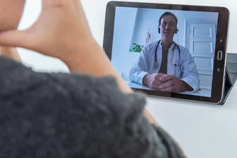 Diese Ideen sollen die Arztversorgung in Sachsen verbessern - Zukunft Arztpraxis: Ersteinschätzung der Dringlichkeit per Videokontakt.