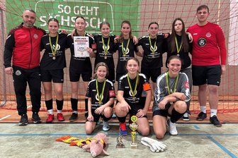 Diese Nachwuchsfußballerinnen aus dem Erzgebirge kann nur RB Leipzig stoppen - Die C-Juniorinnen des FC Greifenstein haben in Plauen für Furore gesorgt.