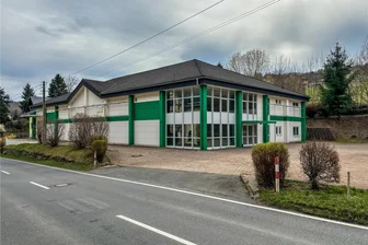 Diese Stadt im Erzgebirge bekommt wieder einen Baumarkt - An der Zschorlauer Straße soll der neue Hagebaumarkt eröffnen. Davor war hier ein Teppichhändler.