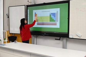 Diese Stadt im Erzgebirge investiert in die digitale Zukunft ihrer Schulen - Die Pestalozzi-Oberschule in Annaberg-Buchholz hat unter anderem digitale Tafeln bekommen.