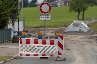 Diese Straße im Vogtland ist ab Mittwoch gesperrt - Wegen Bauarbeiten ist die Neustädter Straße in Grünbach gesperrt.