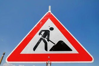Diese Straßen im Erzgebirge sind derzeit dicht - Im Erzgebirge gibt es aktuell zahlreiche Baustellen.
