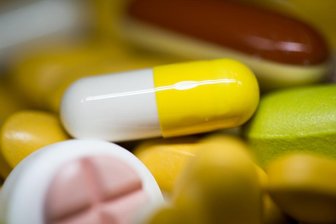 Diese Vitamin-Pillen können sich die meisten sparen -