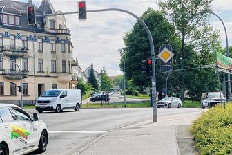 Diese Werbetafel in Aue könnte Autofahrer zu sehr ablenken - An der McDonalds-Kreuzung sollte – gut einsehbar aus Richtung Lößnitz – eine digitale Werbetafel entstehen.