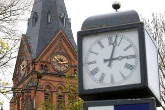 Diese Zwickauer Kirchenuhr ist aus dem Takt geraten - Die Turmuhr der Moritzkirche muss repariert werden.