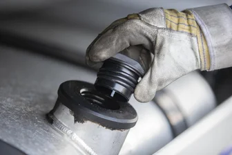 Diesel ganz „billig“ in Auerbach abgezapft: Diebe bringen Baufirma um viel Geld - Illegal Dieselkraftstoff abgezapft wurde in Auerbach auf einer Baustelle (Symbolbild).