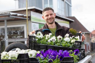 Dieser Vogtländer übernimmt einen Plauener Traditionsbetrieb - Gärtnermeister Oliver Seidel hat die Plauener Firma Gartenbau Hösel übernommen.