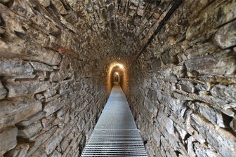 Dieses Besucherbergwerk im Erzgebirge ist nach fünf Jahren wieder für Gäste zugänglich - Das Besucherbergwerk Gesellschafter Abzugsrösche ist wieder geöffnet. Rund 200 Meter geht es in den Berg.