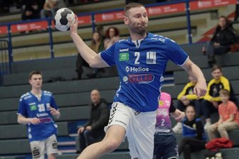 "Diesmal hat keiner gekniffen" - Marcel Schäfer als Routinier im Auer Juniorteam durfte mit den jungen Wilden jubeln: Gegen Jena tankte die Mannschaft mit einem 30:29 Selbstvertrauen für den bevorstehenden Kampf um den Klassenerhalt.