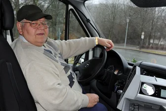 Dieter Heyne aus Bad Elster erhält Verdienstorden des Freistaates Sachsen - Dieter Heyne aus Bad Elster kümmert sich um die Bürgerbusse in der Kurstadt.