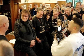 Dieter „Maschine“ Birr im Freiberger Tivoli umjubelt -