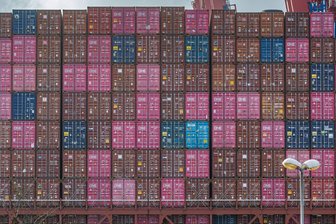 DIHK schraubt Konjunkturprognose nach unten - Stimmung in Unternehmen so schlecht wie zu Corona-Zeiten