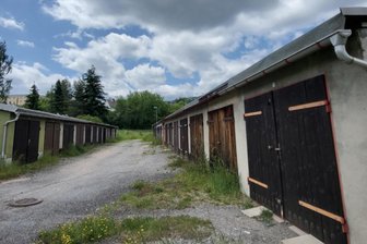 Dilemma der Garagenpachten in Schwarzenberg zieht sich hin: Bislang ein Drittel der neuen Verträge unterschrieben - Im Garagenkomplex am Oelpfanner Weg in Schwarzenberg gibt es etwa 600 Garagen.