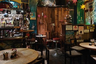Dilemma im Erzgebirge: Tür von „Kunst & Kneipe“ in Schwarzenberg bleibt länger geschlossen - „Kunst & Kneipe“ in Schwarzenberg ist ein beliebter Treffpunkt in Schwarzenberg, nicht nur für Schwarzenberger.